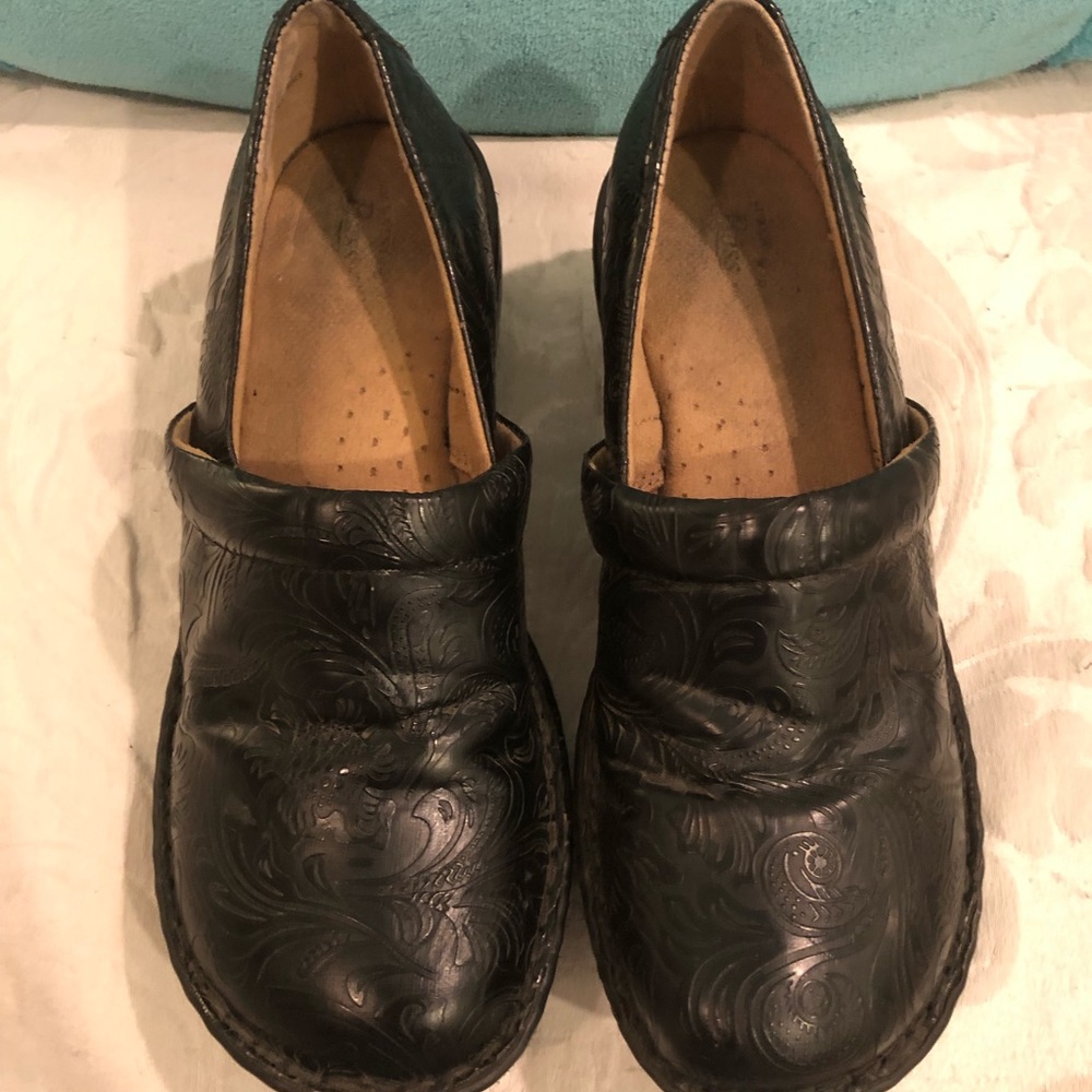 G.H. BASS & CO. “Sheena” Clog Pebbled/Tooled Faux Leather. Fab Comfy Shoe‼️ - Picture 2 of 6